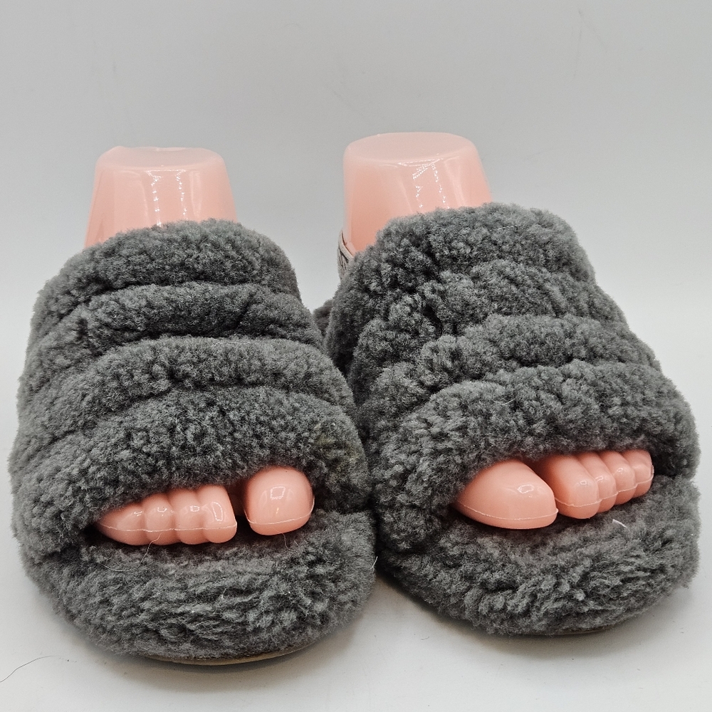 Ugg Classic fluffy sherpa slippers size 5 - Picture 10 of 16